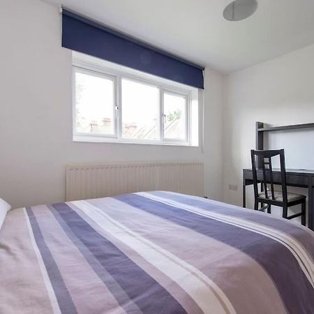 Lovely 2-Bed 15 Minutes To Central London Ngoại thất bức ảnh