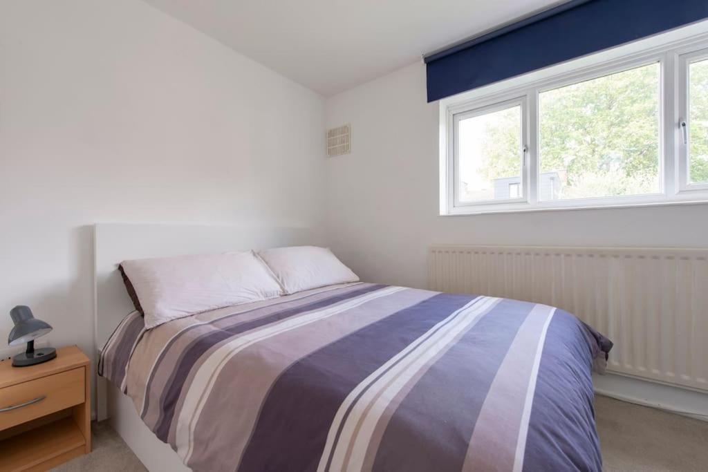 Lovely 2-Bed 15 Minutes To Central London Ngoại thất bức ảnh