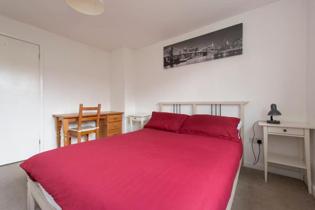 Lovely 2-Bed 15 Minutes To Central London Ngoại thất bức ảnh