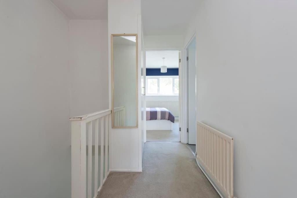 Lovely 2-Bed 15 Minutes To Central London Ngoại thất bức ảnh