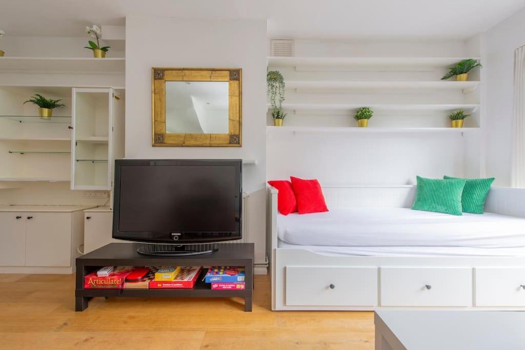 Lovely 2-Bed 15 Minutes To Central London Ngoại thất bức ảnh