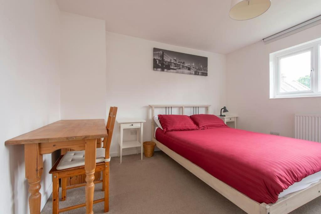 Lovely 2-Bed 15 Minutes To Central London Ngoại thất bức ảnh
