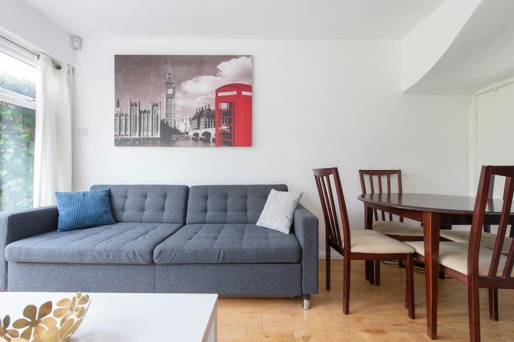 Lovely 2-Bed 15 Minutes To Central London Ngoại thất bức ảnh