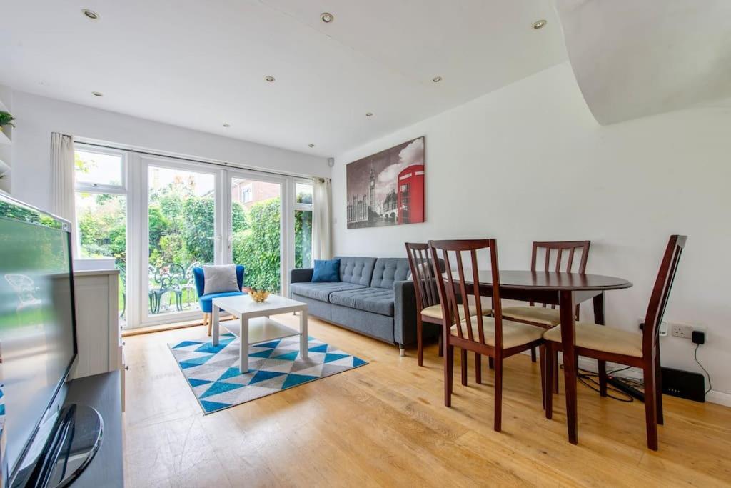 Lovely 2-Bed 15 Minutes To Central London Ngoại thất bức ảnh